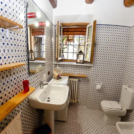 Charming Retreat *